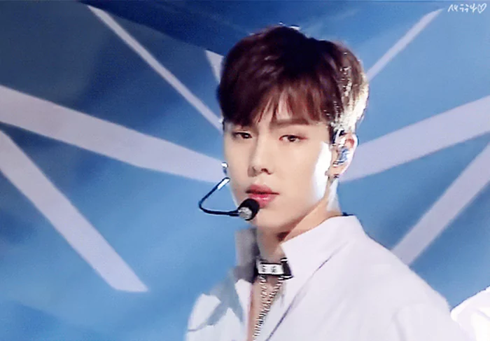 MONSTA X SHOWNU