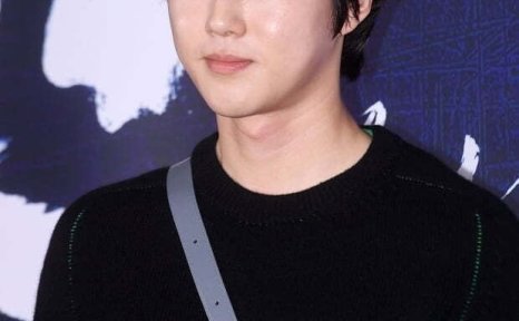 SM否认EXO SUHO未归还造型师300双鞋传闻