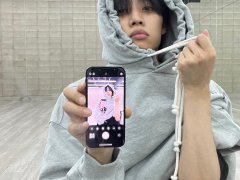 目前演艺圈里很流行的自拍方式