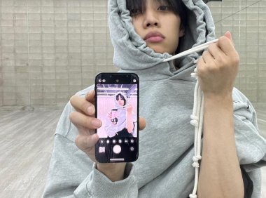 目前演艺圈里很流行的自拍方式