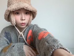 现在在Weverse直播中的aespa Winter近况