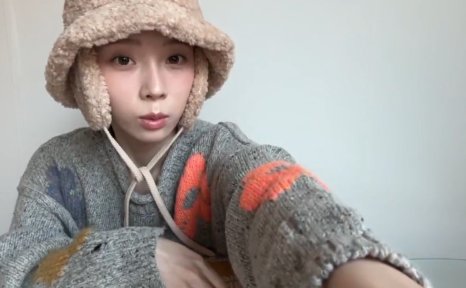 现在在Weverse直播中的aespa Winter近况