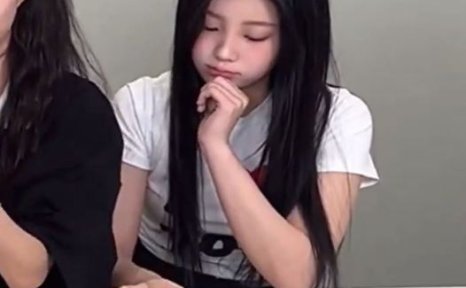 ILLIT沅禧在直播中举报恶评